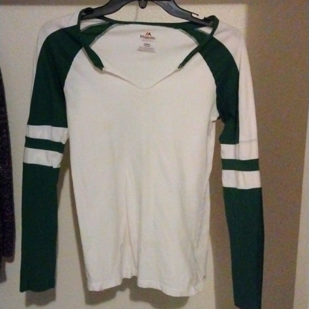 Nwt majestic long sleeve shirt 👕 green and white